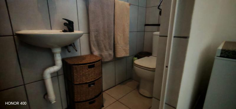 To Let 4 Bedroom Property for Rent in Uvongo KwaZulu-Natal