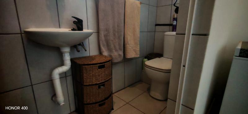 To Let 4 Bedroom Property for Rent in Uvongo KwaZulu-Natal