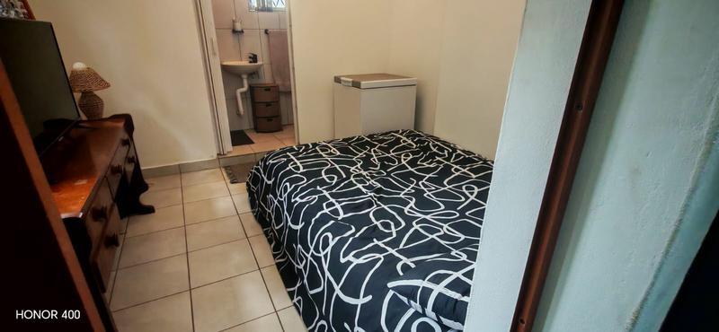 To Let 4 Bedroom Property for Rent in Uvongo KwaZulu-Natal