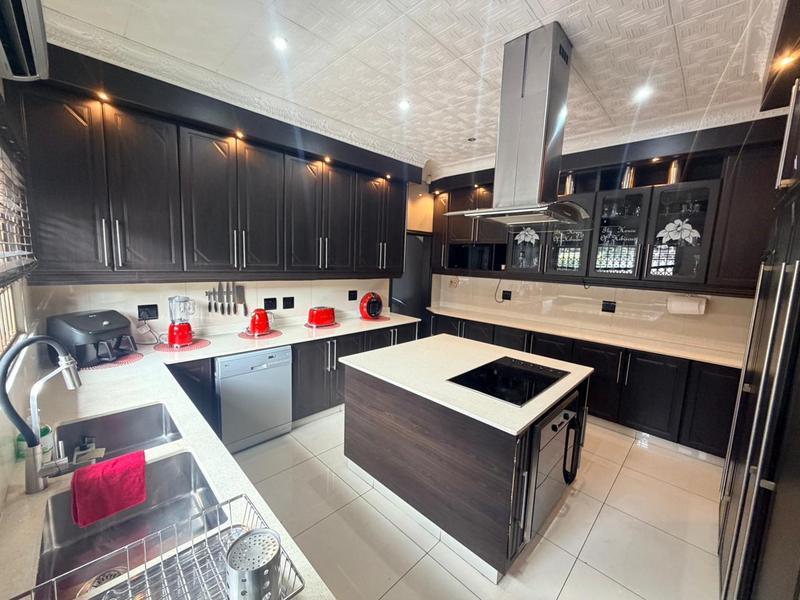 6 Bedroom Property for Sale in Freeland Park KwaZulu-Natal