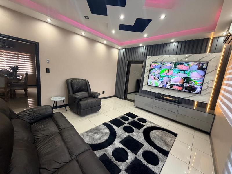 6 Bedroom Property for Sale in Freeland Park KwaZulu-Natal