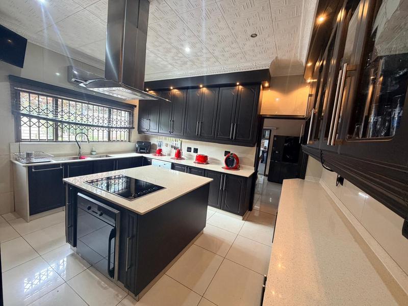 6 Bedroom Property for Sale in Freeland Park KwaZulu-Natal