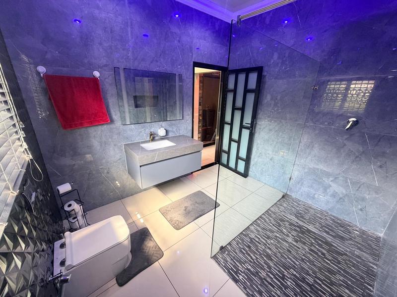 6 Bedroom Property for Sale in Freeland Park KwaZulu-Natal