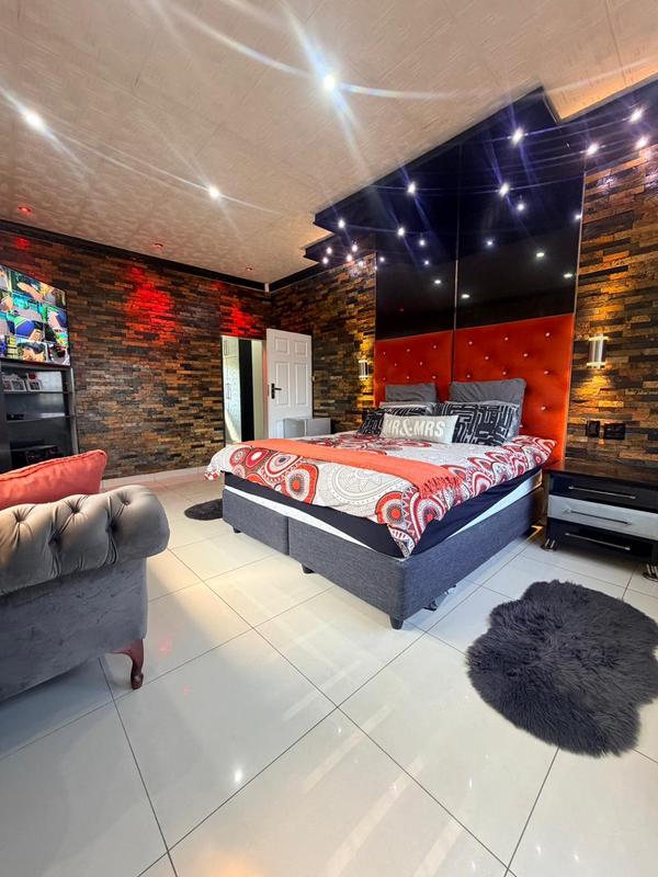 6 Bedroom Property for Sale in Freeland Park KwaZulu-Natal