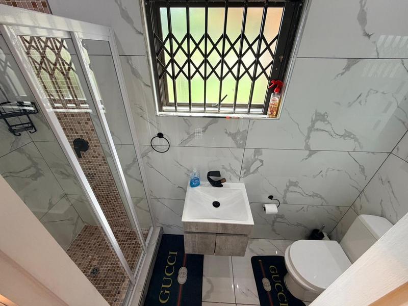6 Bedroom Property for Sale in Freeland Park KwaZulu-Natal
