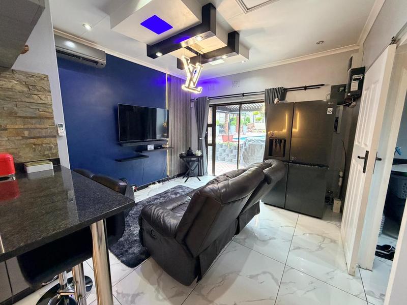 6 Bedroom Property for Sale in Freeland Park KwaZulu-Natal