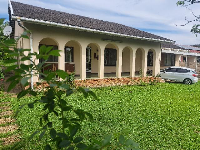 4 Bedroom Property for Sale in Umzinto KwaZulu-Natal