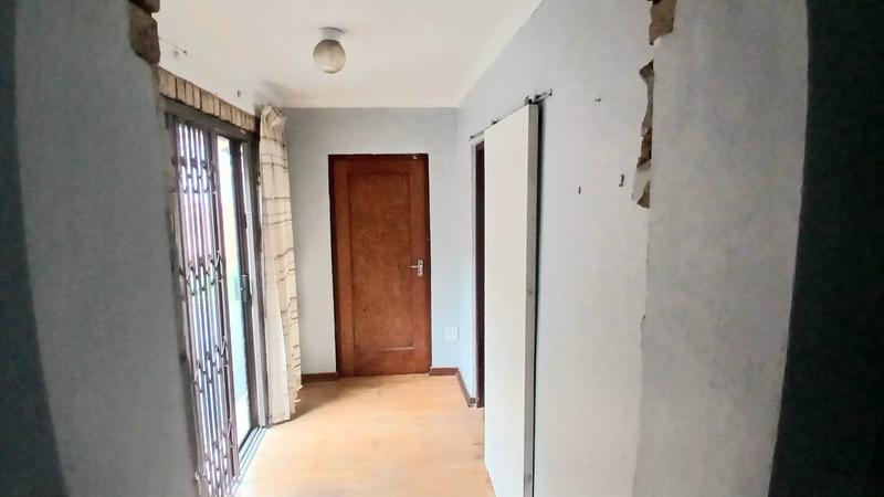 To Let 2 Bedroom Property for Rent in Kloof KwaZulu-Natal