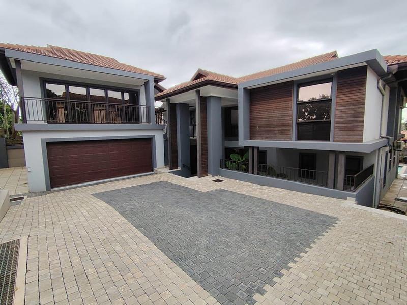 5 Bedroom Property for Sale in Izinga KwaZulu-Natal