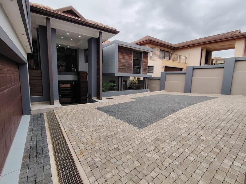 5 Bedroom Property for Sale in Izinga KwaZulu-Natal
