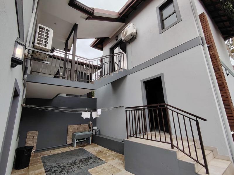 5 Bedroom Property for Sale in Izinga KwaZulu-Natal