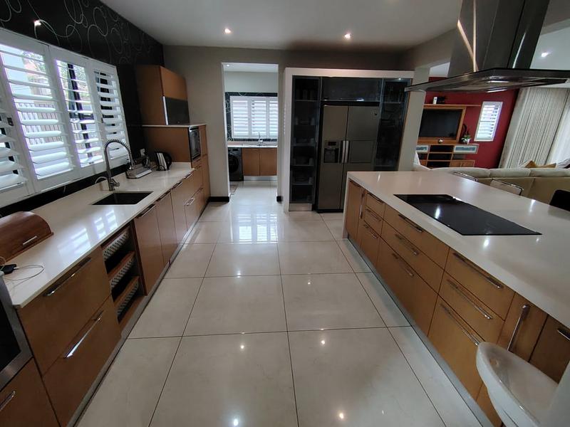 5 Bedroom Property for Sale in Izinga KwaZulu-Natal