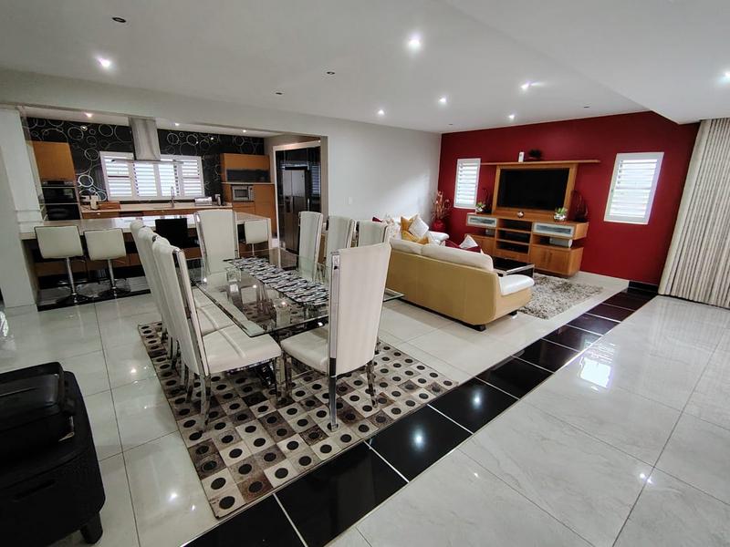 5 Bedroom Property for Sale in Izinga KwaZulu-Natal