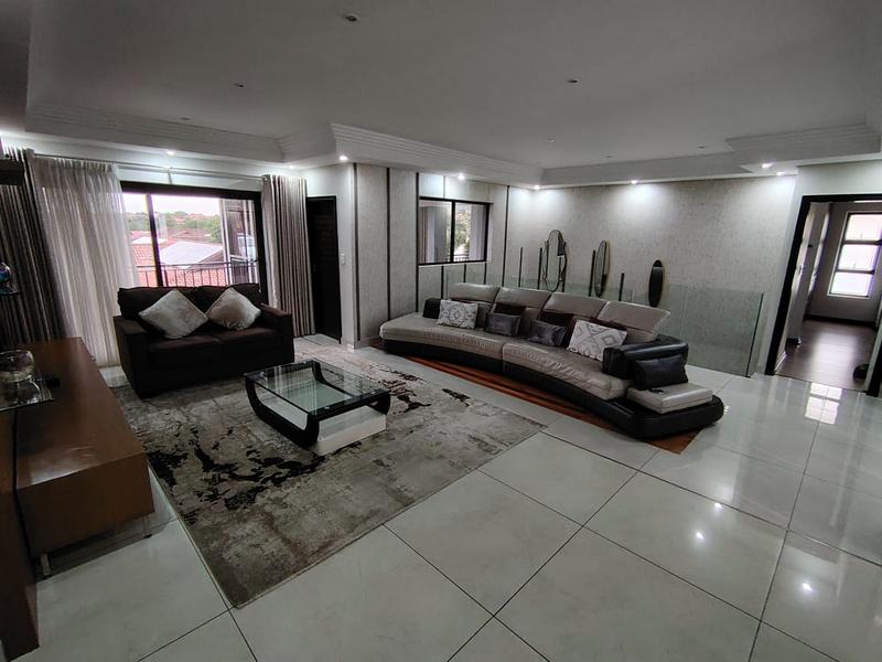 5 Bedroom Property for Sale in Izinga KwaZulu-Natal