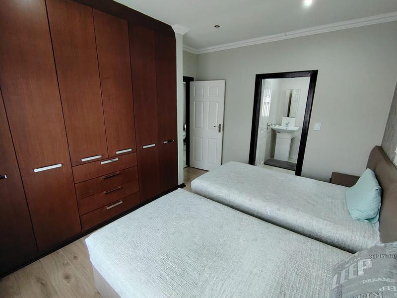 5 Bedroom Property for Sale in Izinga KwaZulu-Natal