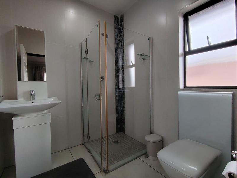 5 Bedroom Property for Sale in Izinga KwaZulu-Natal