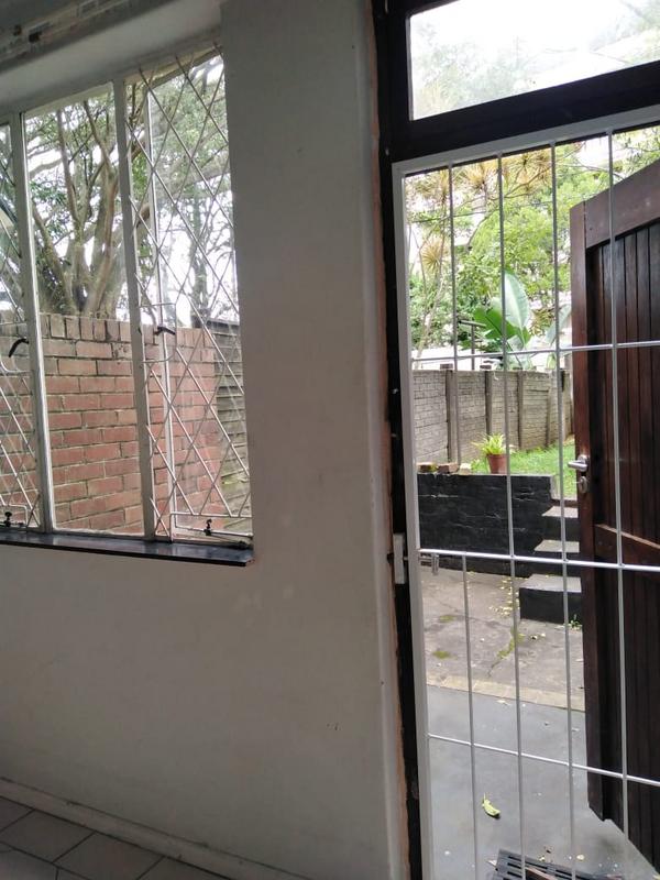 To Let 2 Bedroom Property for Rent in Pinetown KwaZulu-Natal
