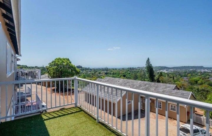 To Let 2 Bedroom Property for Rent in Kloof KwaZulu-Natal