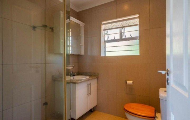 To Let 2 Bedroom Property for Rent in Kloof KwaZulu-Natal