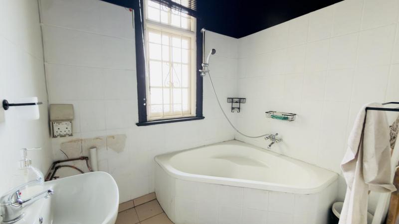 1 Bedroom Property for Sale in Glenwood KwaZulu-Natal