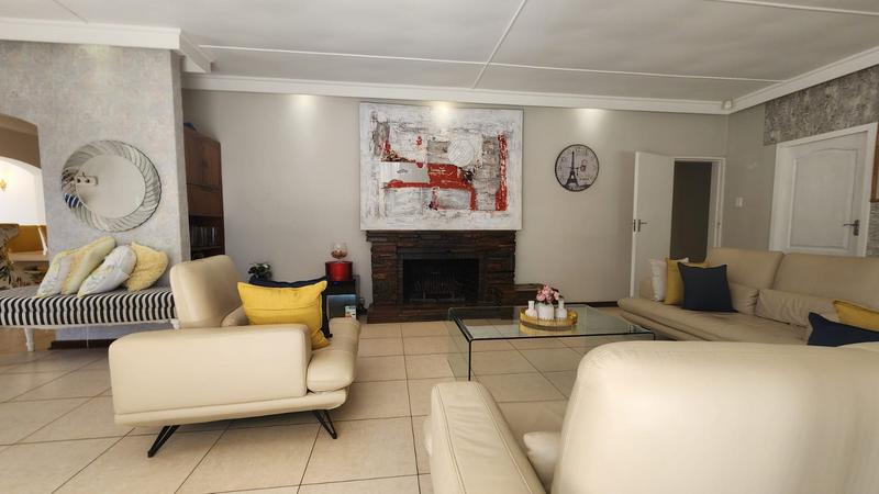 4 Bedroom Property for Sale in Winston Park KwaZulu-Natal