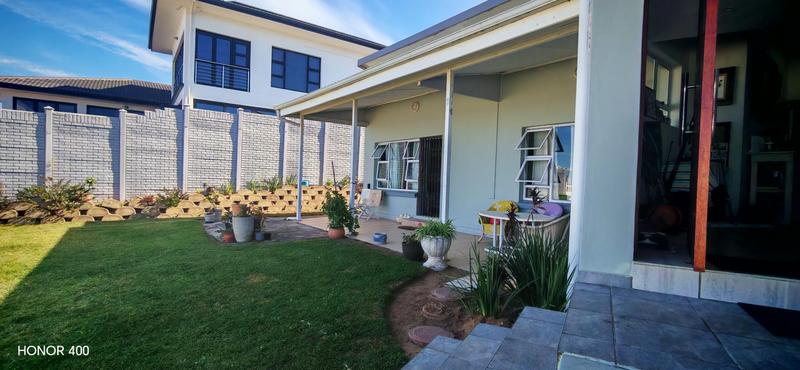 4 Bedroom Property for Sale in Manaba Beach KwaZulu-Natal
