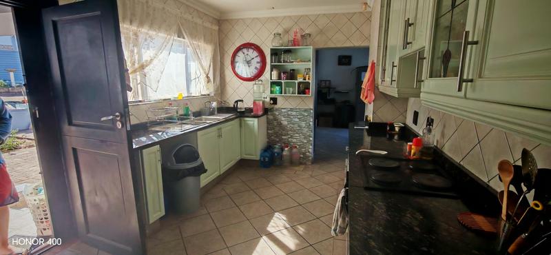 4 Bedroom Property for Sale in Manaba Beach KwaZulu-Natal