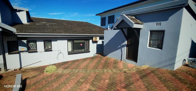 4 Bedroom Property for Sale in Manaba Beach KwaZulu-Natal