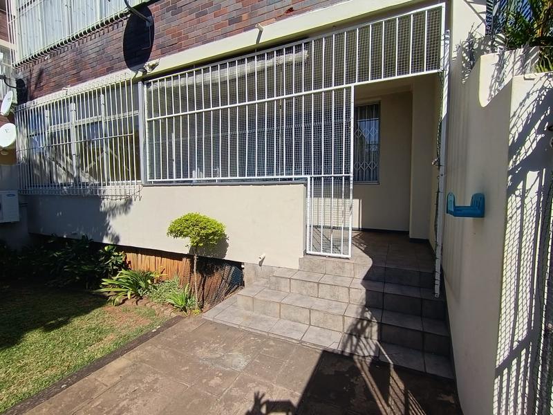 To Let 2 Bedroom Property for Rent in Windermere KwaZulu-Natal