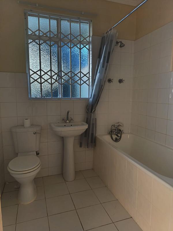 To Let 2 Bedroom Property for Rent in Windermere KwaZulu-Natal
