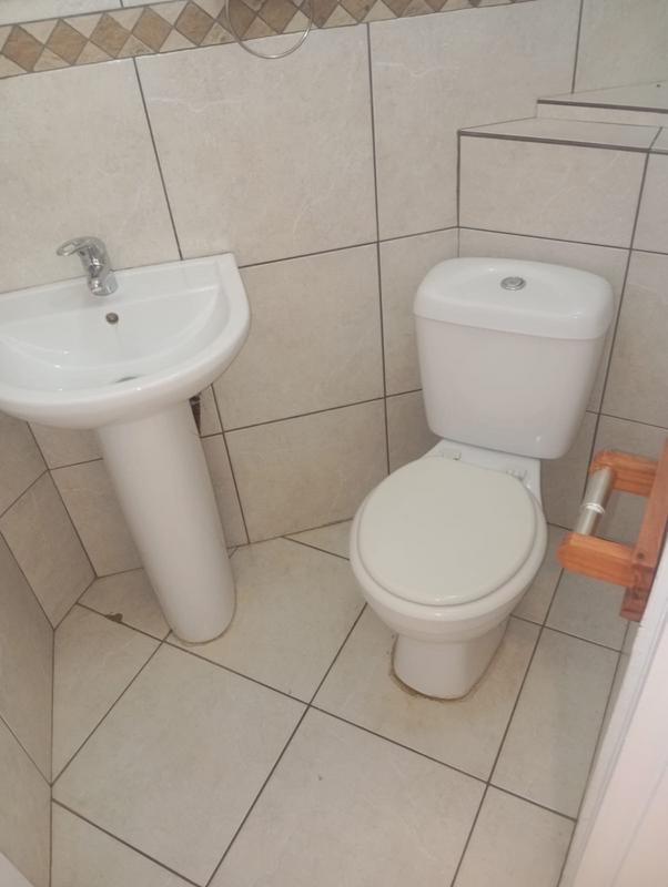 To Let 2 Bedroom Property for Rent in Park Hill KwaZulu-Natal