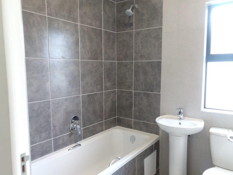 To Let 2 Bedroom Property for Rent in Shakaskraal KwaZulu-Natal