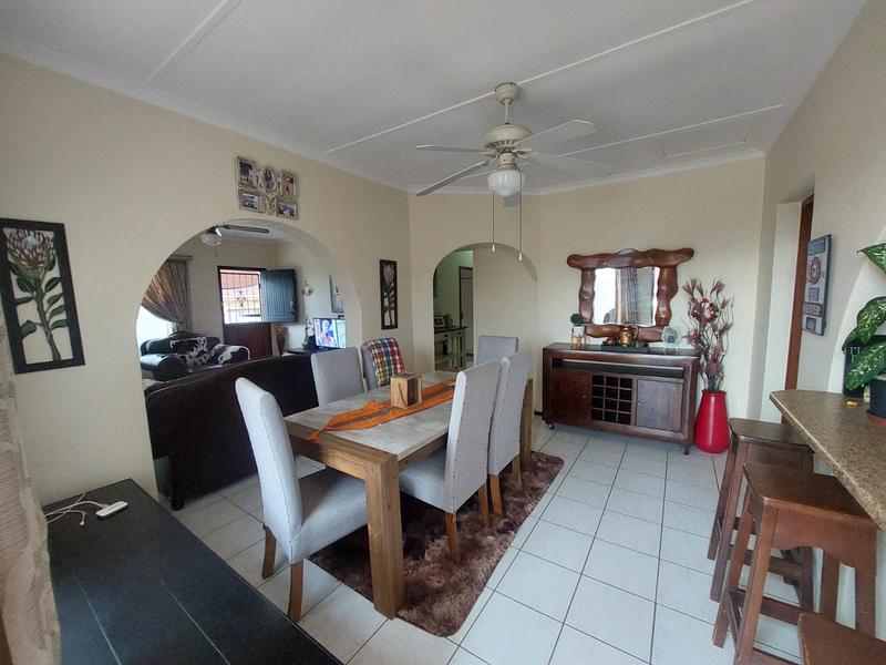 4 Bedroom Property for Sale in Margate KwaZulu-Natal
