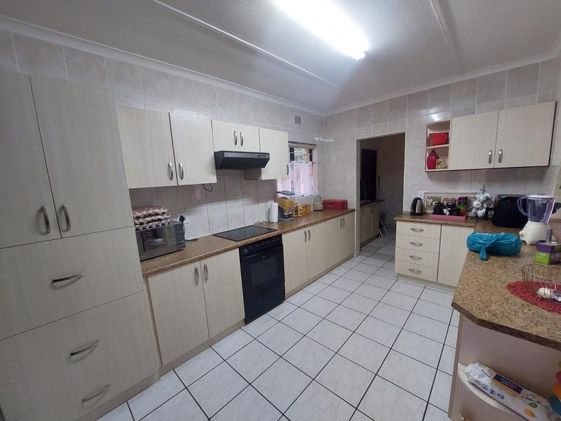 4 Bedroom Property for Sale in Margate KwaZulu-Natal