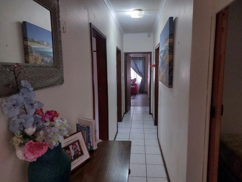 4 Bedroom Property for Sale in Margate KwaZulu-Natal