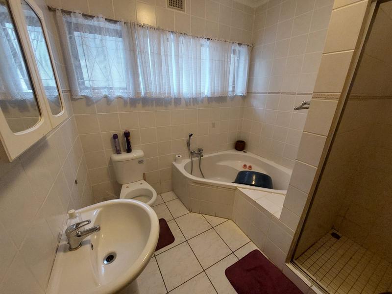 4 Bedroom Property for Sale in Margate KwaZulu-Natal