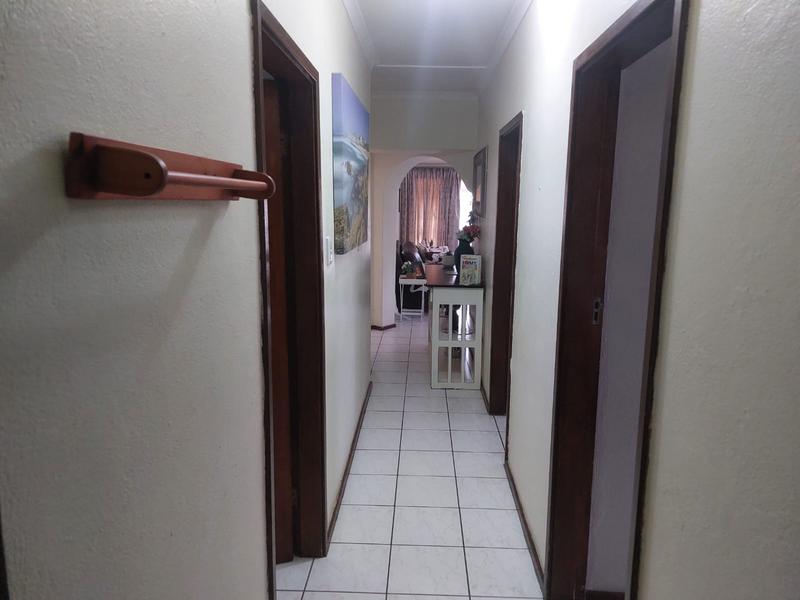 4 Bedroom Property for Sale in Margate KwaZulu-Natal