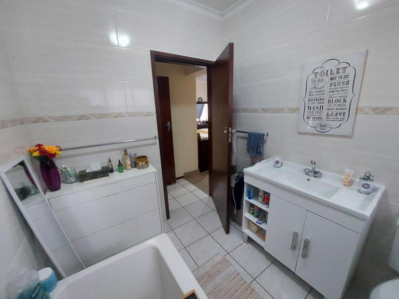 4 Bedroom Property for Sale in Margate KwaZulu-Natal