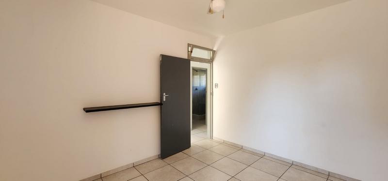 To Let 2 Bedroom Property for Rent in Umkomaas KwaZulu-Natal
