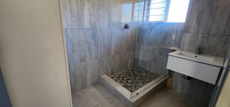 To Let 2 Bedroom Property for Rent in Umkomaas KwaZulu-Natal