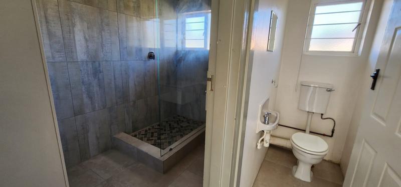 To Let 2 Bedroom Property for Rent in Umkomaas KwaZulu-Natal