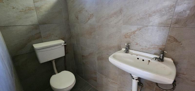 To Let 1 Bedroom Property for Rent in Umkomaas KwaZulu-Natal