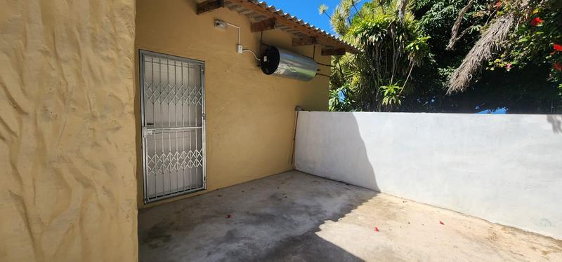 To Let 1 Bedroom Property for Rent in Umkomaas KwaZulu-Natal