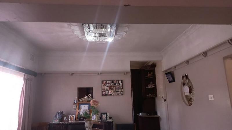 5 Bedroom Property for Sale in Clare Estate KwaZulu-Natal