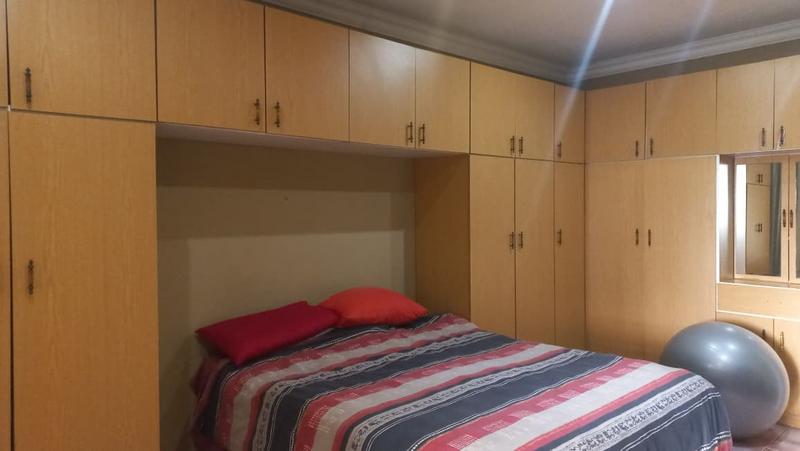 5 Bedroom Property for Sale in Clare Estate KwaZulu-Natal