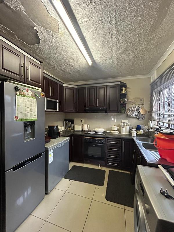 2 Bedroom Property for Sale in Montclair KwaZulu-Natal