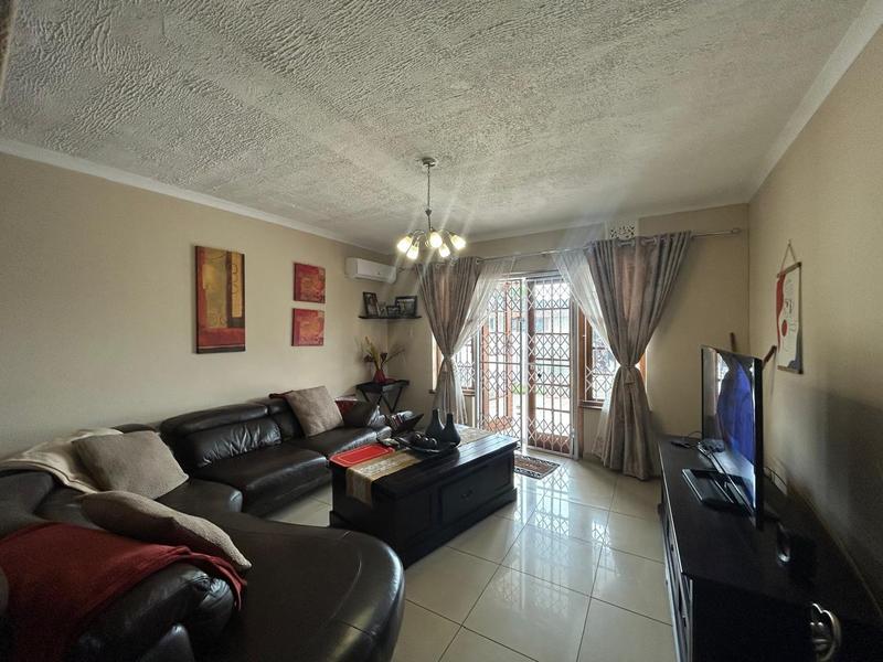 2 Bedroom Property for Sale in Montclair KwaZulu-Natal