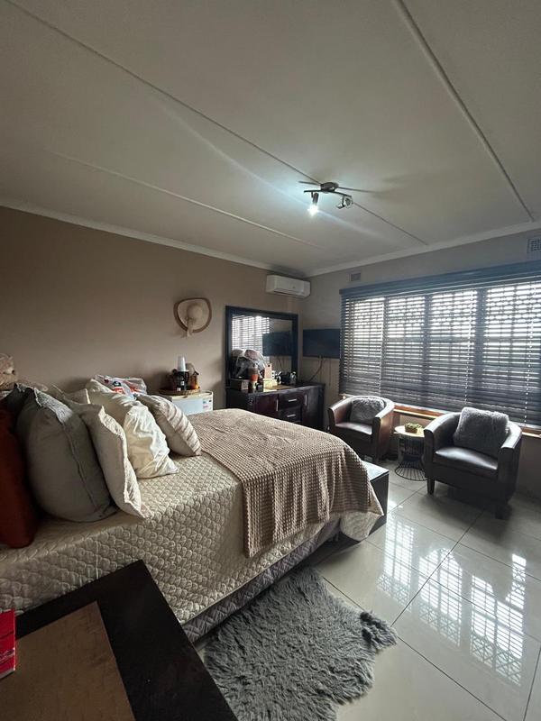 2 Bedroom Property for Sale in Montclair KwaZulu-Natal