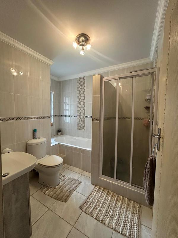 2 Bedroom Property for Sale in Montclair KwaZulu-Natal