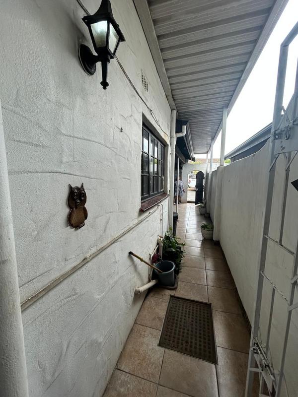 2 Bedroom Property for Sale in Montclair KwaZulu-Natal